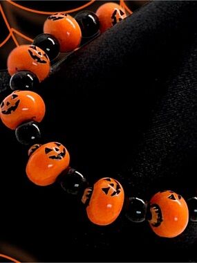 Handmade Halloween Pumpkin Beaded Stretch Bracelet - Orange & Black